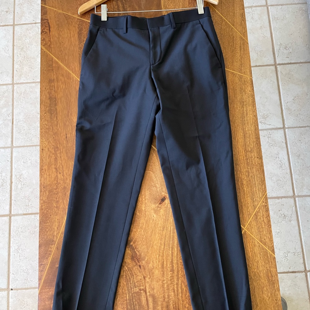 Express dress pants. 28x30 slim fit. NWOT. Never worn . Perfect condition . Navy
